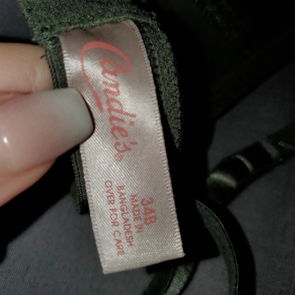 Bras - Picture 4 of 7